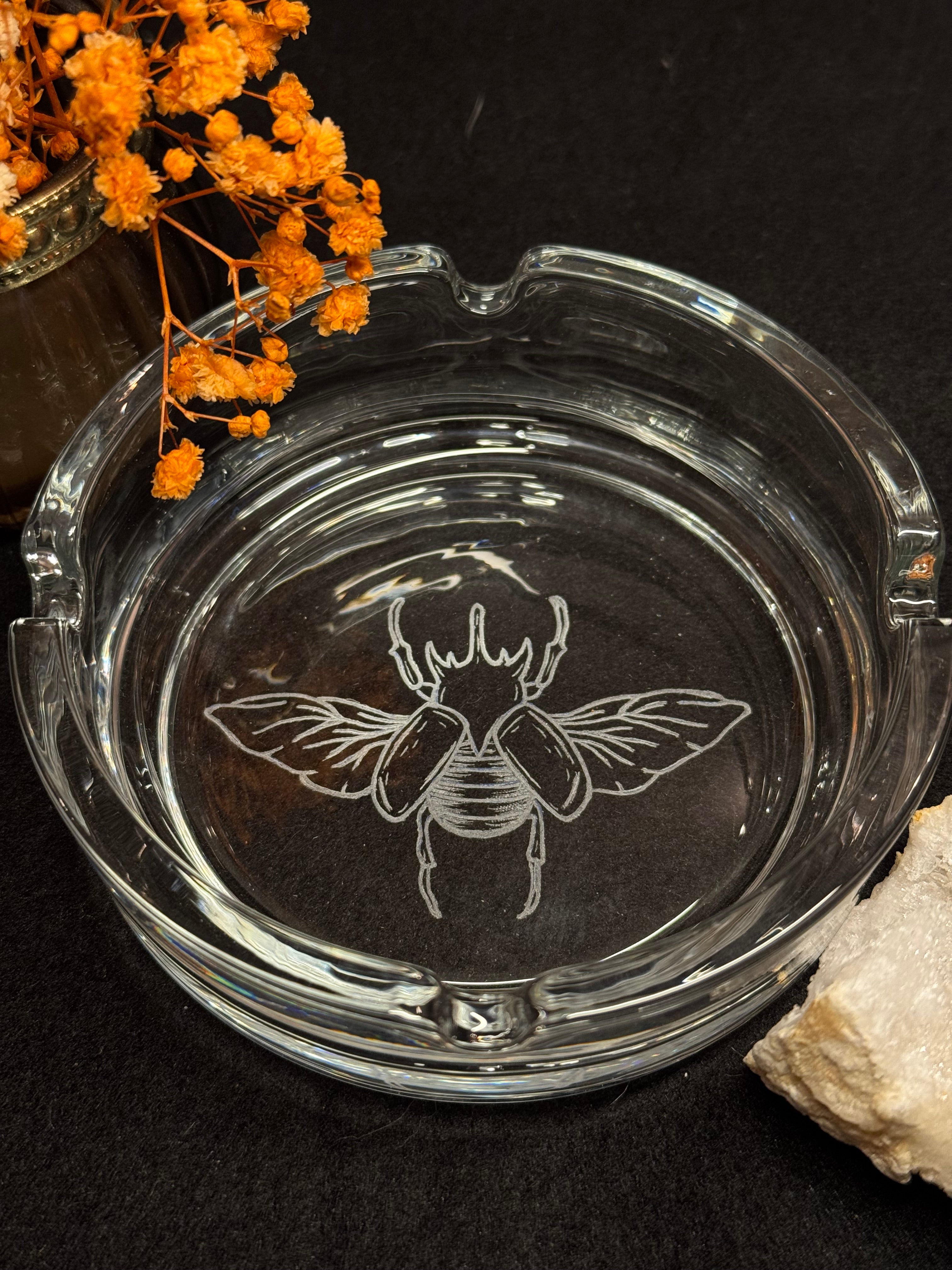 Cendrier gravé - scarabée